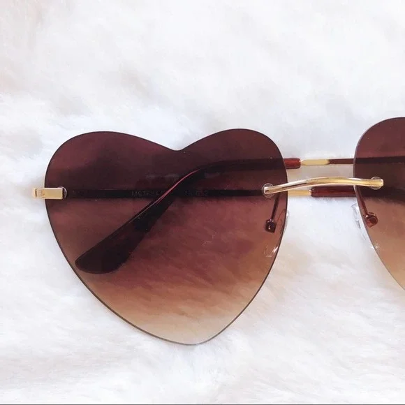 Miley Light Brown Gradient Heart Sunglasses - Picture 4 of 11